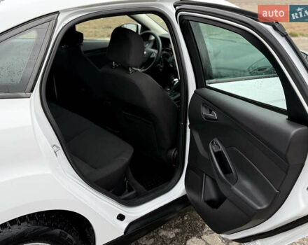Білий Форд Фокус, об'ємом двигуна 2 л та пробігом 160 тис. км за 8500 $, фото 9 на Automoto.ua