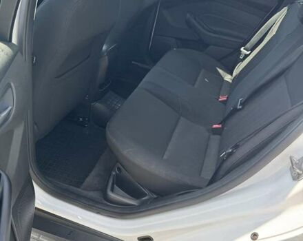 Білий Форд Фокус, об'ємом двигуна 2 л та пробігом 218 тис. км за 8500 $, фото 2 на Automoto.ua