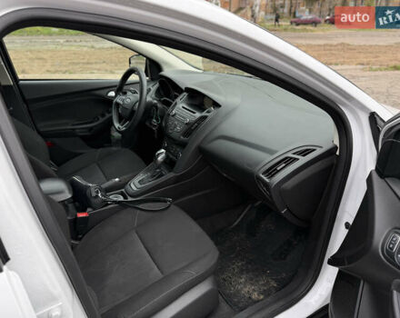 Білий Форд Фокус, об'ємом двигуна 2 л та пробігом 160 тис. км за 8500 $, фото 15 на Automoto.ua