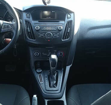 Білий Форд Фокус, об'ємом двигуна 2 л та пробігом 195 тис. км за 8999 $, фото 12 на Automoto.ua