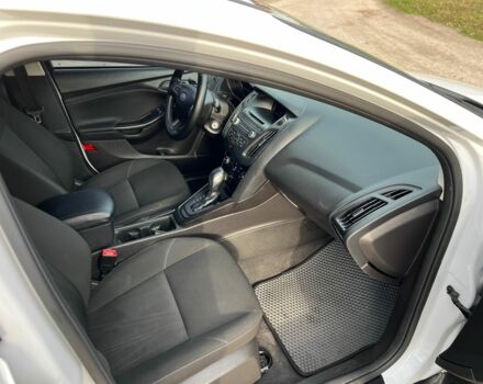 Білий Форд Фокус, об'ємом двигуна 2 л та пробігом 155 тис. км за 6999 $, фото 9 на Automoto.ua