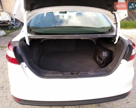 Белый Форд Фокус, объемом двигателя 2 л и пробегом 71 тыс. км за 9000 $, фото 12 на Automoto.ua