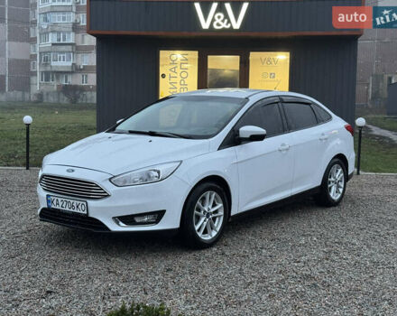 Белый Форд Фокус, объемом двигателя 2 л и пробегом 223 тыс. км за 8000 $, фото 2 на Automoto.ua