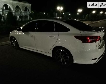 Білий Форд Фокус, об'ємом двигуна 2 л та пробігом 130 тис. км за 9000 $, фото 2 на Automoto.ua