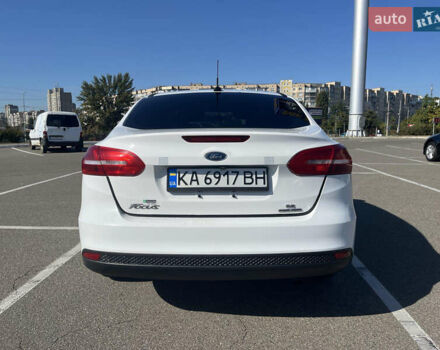 Белый Форд Фокус, объемом двигателя 2 л и пробегом 188 тыс. км за 6900 $, фото 4 на Automoto.ua