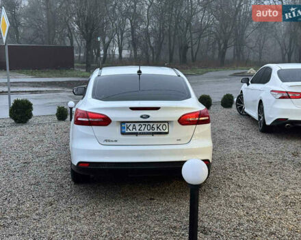Белый Форд Фокус, объемом двигателя 2 л и пробегом 223 тыс. км за 8000 $, фото 3 на Automoto.ua
