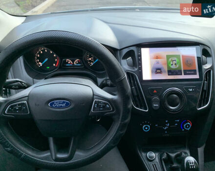 Белый Форд Фокус, объемом двигателя 2 л и пробегом 195 тыс. км за 8200 $, фото 15 на Automoto.ua