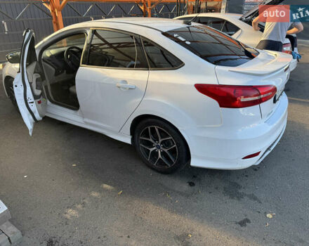 Белый Форд Фокус, объемом двигателя 2 л и пробегом 125 тыс. км за 8900 $, фото 1 на Automoto.ua