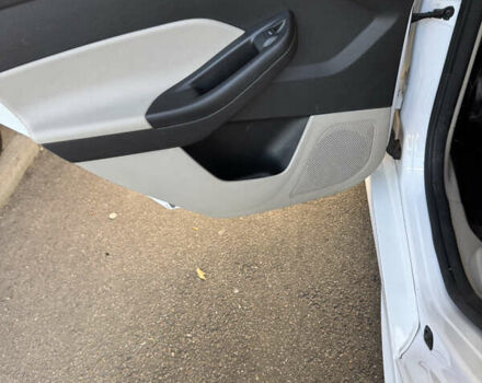 Белый Форд Фокус, объемом двигателя 2 л и пробегом 125 тыс. км за 8900 $, фото 14 на Automoto.ua