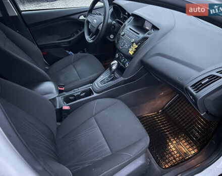 Білий Форд Фокус, об'ємом двигуна 2 л та пробігом 93 тис. км за 5800 $, фото 4 на Automoto.ua
