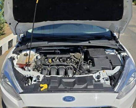 Белый Форд Фокус, объемом двигателя 2 л и пробегом 212 тыс. км за 8000 $, фото 1 на Automoto.ua