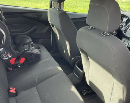 Форд Фокус 2015 у Горішні Плавні (Комсомольськ) на Automoto.ua Білий Форд Фокус, об'ємом двигуна 2 л та пробігом 165 тис. км за 6999 $, фото 6 на Automoto.ua