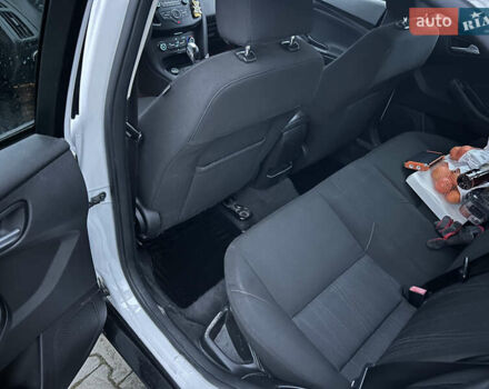 Білий Форд Фокус, об'ємом двигуна 2 л та пробігом 93 тис. км за 5800 $, фото 6 на Automoto.ua