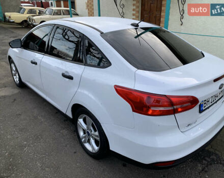 Белый Форд Фокус, объемом двигателя 2 л и пробегом 195 тыс. км за 8200 $, фото 10 на Automoto.ua