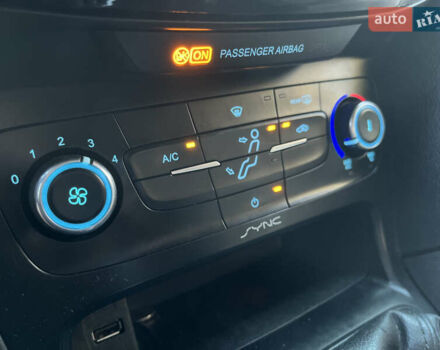 Белый Форд Фокус, объемом двигателя 2 л и пробегом 195 тыс. км за 8200 $, фото 20 на Automoto.ua