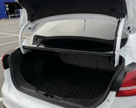 Белый Форд Фокус, объемом двигателя 2 л и пробегом 205 тыс. км за 8300 $, фото 38 на Automoto.ua