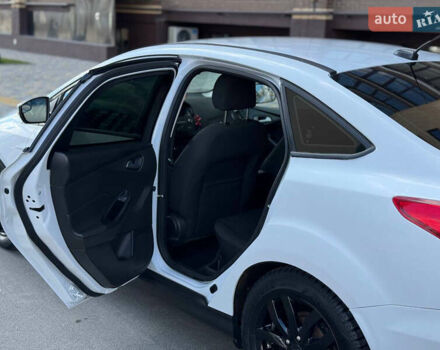 Форд Фокус 2015 у Чернігові на Automoto.ua Білий Форд Фокус, об'ємом двигуна 2 л та пробігом 109 тис. км за 8700 $, фото 2 на Automoto.ua