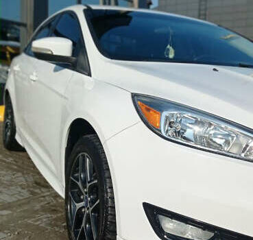 Білий Форд Фокус, об'ємом двигуна 2 л та пробігом 195 тис. км за 8999 $, фото 2 на Automoto.ua