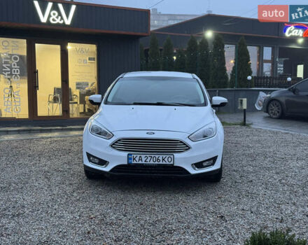 Белый Форд Фокус, объемом двигателя 2 л и пробегом 223 тыс. км за 8000 $, фото 1 на Automoto.ua
