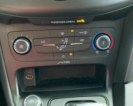 Білий Форд Фокус, об'ємом двигуна 2 л та пробігом 109 тис. км за 8200 $, фото 11 на Automoto.ua