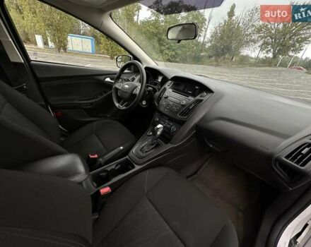 Форд Фокус 2015 в Запорожье на Automoto.ua Белый Форд Фокус, объемом двигателя 2 л и пробегом 150 тыс. км за 9900 $, фото 8 на Automoto.ua