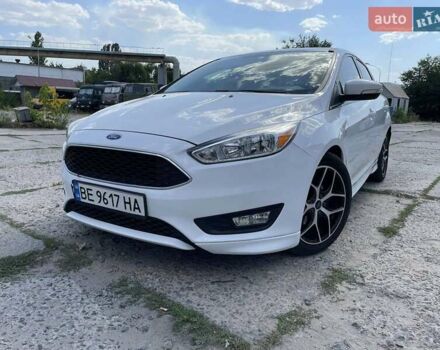 Білий Форд Фокус, об'ємом двигуна 2 л та пробігом 112 тис. км за 8500 $, фото 1 на Automoto.ua