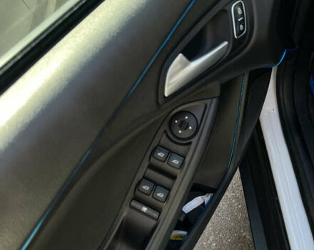 Форд Фокус 2015 у Чернігові на Automoto.ua Білий Форд Фокус, об'ємом двигуна 2 л та пробігом 109 тис. км за 8700 $, фото 6 на Automoto.ua