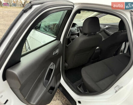 Білий Форд Фокус, об'ємом двигуна 2 л та пробігом 160 тис. км за 8500 $, фото 17 на Automoto.ua