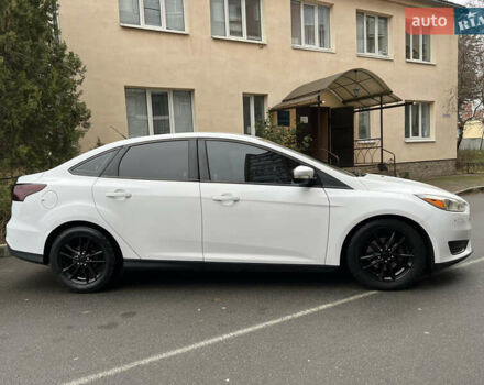 Белый Форд Фокус, объемом двигателя 2 л и пробегом 194 тыс. км за 8000 $, фото 2 на Automoto.ua