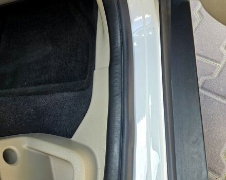 Білий Форд Фокус, об'ємом двигуна 2 л та пробігом 125 тис. км за 8600 $, фото 5 на Automoto.ua