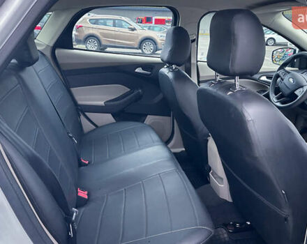 Белый Форд Фокус, объемом двигателя 2 л и пробегом 105 тыс. км за 9800 $, фото 10 на Automoto.ua