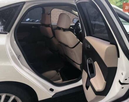 Белый Форд Фокус, объемом двигателя 2 л и пробегом 136 тыс. км за 9200 $, фото 4 на Automoto.ua