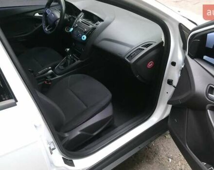 Белый Форд Фокус, объемом двигателя 1.6 л и пробегом 45 тыс. км за 10700 $, фото 3 на Automoto.ua