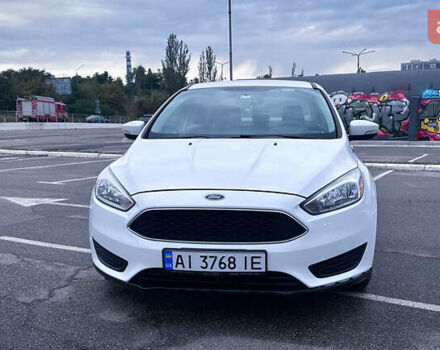 Белый Форд Фокус, объемом двигателя 2 л и пробегом 105 тыс. км за 9800 $, фото 2 на Automoto.ua
