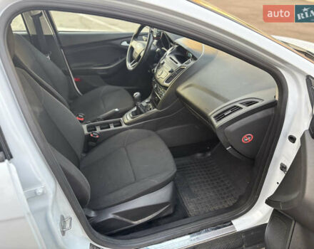 Білий Форд Фокус, об'ємом двигуна 1.6 л та пробігом 78 тис. км за 8700 $, фото 21 на Automoto.ua