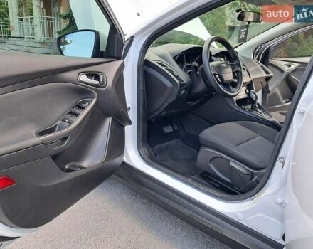 Белый Форд Фокус, объемом двигателя 2 л и пробегом 178 тыс. км за 9299 $, фото 55 на Automoto.ua