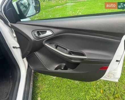 Белый Форд Фокус, объемом двигателя 0 л и пробегом 240 тыс. км за 8500 $, фото 15 на Automoto.ua