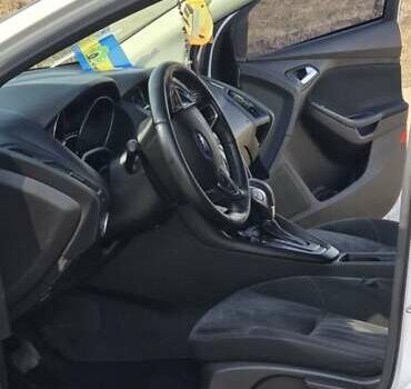 Форд Фокус 2017 в Калуше на Automoto.ua Белый Форд Фокус, объемом двигателя 2 л и пробегом 162 тыс. км за 8500 $, фото 4 на Automoto.ua