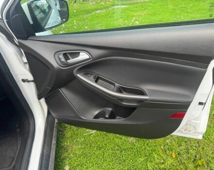 Белый Форд Фокус, объемом двигателя 2 л и пробегом 240 тыс. км за 7000 $, фото 10 на Automoto.ua