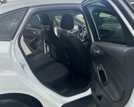 Форд Фокус 2017 в Черновцах на Automoto.ua Белый Форд Фокус, объемом двигателя 1.6 л и пробегом 61 тыс. км за 8900 $, фото 11 на Automoto.ua