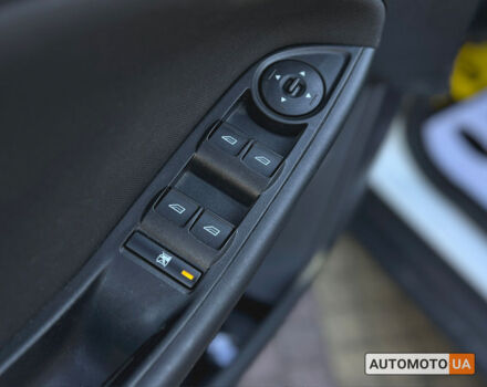 Білий Форд Фокус, об'ємом двигуна 2 л та пробігом 83 тис. км за 9400 $, фото 15 на Automoto.ua