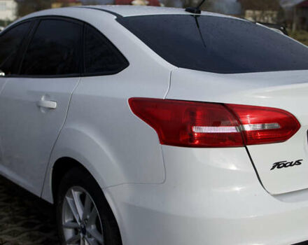 Белый Форд Фокус, объемом двигателя 2 л и пробегом 209 тыс. км за 8999 $, фото 6 на Automoto.ua