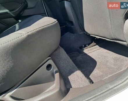 Белый Форд Фокус, объемом двигателя 2 л и пробегом 178 тыс. км за 9299 $, фото 138 на Automoto.ua