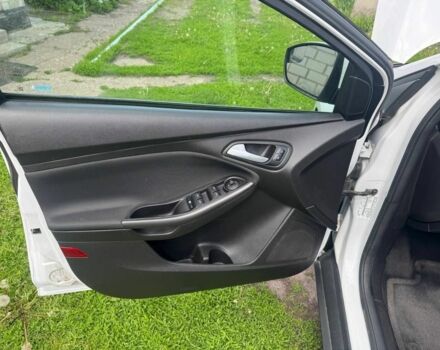 Белый Форд Фокус, объемом двигателя 2 л и пробегом 240 тыс. км за 7000 $, фото 9 на Automoto.ua