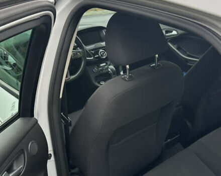 Білий Форд Фокус, об'ємом двигуна 2 л та пробігом 168 тис. км за 9000 $, фото 9 на Automoto.ua