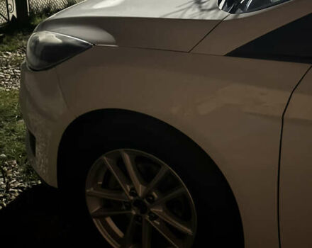 Белый Форд Фокус, объемом двигателя 2 л и пробегом 209 тыс. км за 8999 $, фото 55 на Automoto.ua