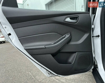 Білий Форд Фокус, об'ємом двигуна 2 л та пробігом 137 тис. км за 8400 $, фото 20 на Automoto.ua