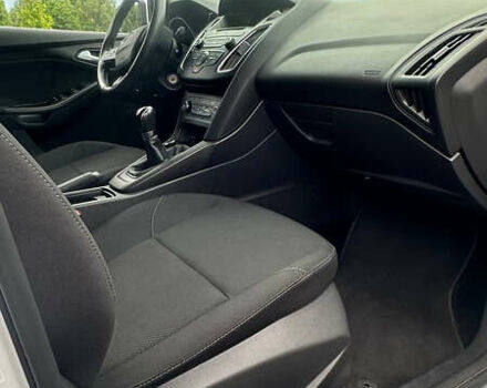 Белый Форд Фокус, объемом двигателя 1.6 л и пробегом 93 тыс. км за 9500 $, фото 11 на Automoto.ua