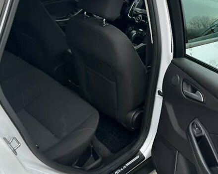 Білий Форд Фокус, об'ємом двигуна 2 л та пробігом 168 тис. км за 9000 $, фото 10 на Automoto.ua