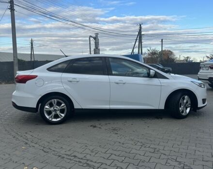 Форд Фокус 2017 в Черновцах на Automoto.ua Белый Форд Фокус, объемом двигателя 1.6 л и пробегом 61 тыс. км за 8900 $, фото 6 на Automoto.ua